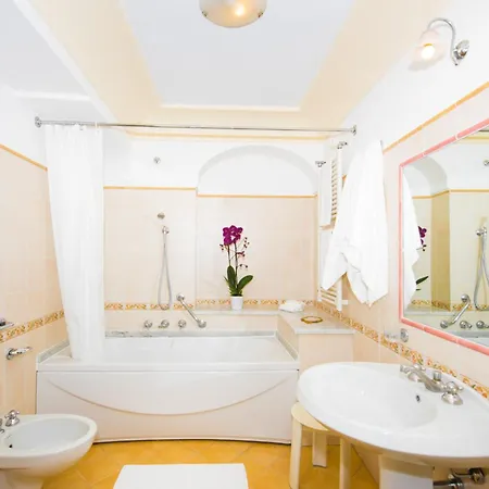 アルベルゴ カリフォルニア 3*