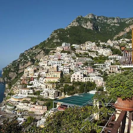 アルベルゴ カリフォルニア 3*