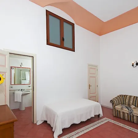 Hotel California 3*