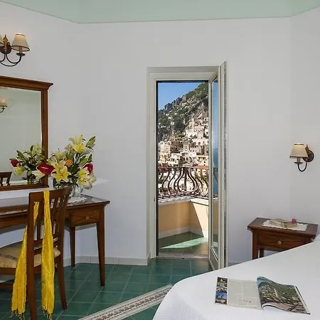 California Hotel Positano