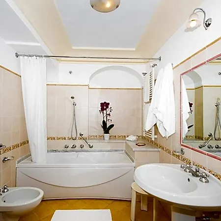 California Hotel 3*