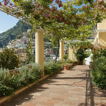 California Hotel Positano