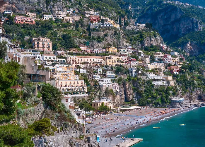 California Szálloda 3*